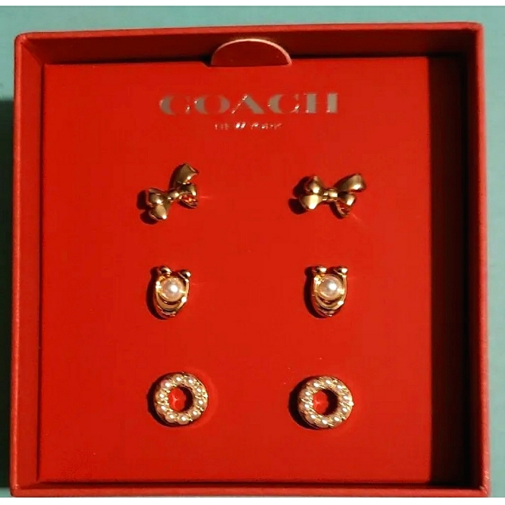 Coach CF984 Signature Stone Bow, C Logo & Circle Earring Set NWT